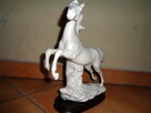 Figurka konia z poliresingu - 6