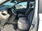 Toyota Sienna 3.5 LE - 7