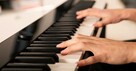 Lekcje gry na pianinie, keyboardzie