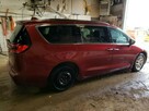 Chrysler Town & Country Touring L - 6