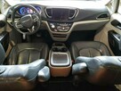 Chrysler Town & Country Touring L - 8