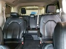 Chrysler Town & Country Touring L - 10