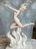 Angielska figuralna lampa w stylu Art Déco Kobieta z pochodn - 11
