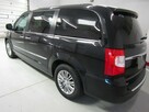 Chrysler Town & Country - 6