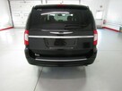 Chrysler Town & Country - 7