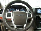 Chrysler Town & Country - 10