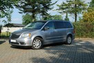 Chrysler Town & Country - 2