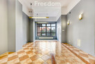 Lokal w centrum z dużą witryną 77 m2 - 2