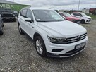 Volkswagen Tiguan - 1