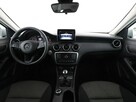 Mercedes GLA 180 navi klima grzane fotele czujniki parkowania - 15