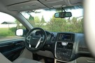 Chrysler Town & Country - 10