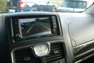 Chrysler Town & Country - 11