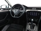Volkswagen Passat Variant full led dsg navi kamera auto klima acc webasto alcantara - 16