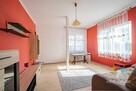 Przestronny dom z 5 pokojami, duża działka - 8