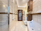 Architektoniczny kameleon 265m² przy granicy Łodzi - 15