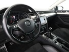 Volkswagen Passat Variant full led navi kamera el fotele grzane klima 3 strefy acc - 14