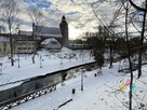 Budynek usługowy z widokiem na rzekę i park - 8