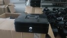 Box, czarna i szara kasetka metalowa na pieniądze na kluczyk - 3