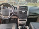 Chrysler Town & Country - 6