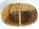 Duży kosz wiklinowy o wymiarach 52 × 35 × 33 cm (wysokość z - 3