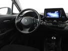 Toyota C-HR niski przebieg grzane fotele kamera ACC - 16