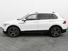 Volkswagen Tiguan 1.5 TSI Comfotline DSG Podgrz.f LED Ambient K.cof HAK Salon PL - 9