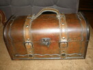 Sprzedam drewniany kuferek na alkohol, używany. - 4