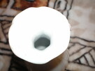 Sprzedam figurkę ceramiczną biały wazonik. - 3