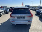 Volvo XC 60 B4 AWD Skóra Kamera Harman/Kardon - 3