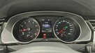 Volkswagen Passat kombi benzyna - 15