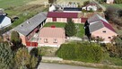 Dom siedliskowy z zabudowaniami na sprzedaż - 1