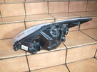 Ford Focus Mk2 lampa prawa przód (zwykła) 2008 - 2011r - 9