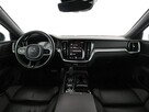 Volvo V60 PHEV 4x4 skóra/alcantara full LED panorama navi kamery - 15