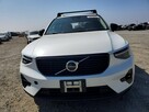 Volvo XC 40 Najwyższa wersja wyposażenia ULTIMATE / AWD / B5 - 2