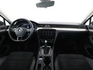 Volkswagen Passat Variant Highline automat alcantara virtual cockpit navi climatronic grz. fotel - 15