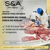 TRABAJADOR EN UNA EMPRESA DE CARNE / PRACOWNIK W PRZEDSIĘBIO
