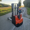 Sztaplarka elektryczna Toyota SWE, masztowy paleciak niski,