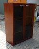KOMODA GABINETOWA Z WITRYNĄ WIŚNIA 3OH - 2