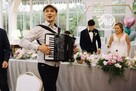 DJ wodzirej z akordeonem, grający i śpiewający akordeonista - 3