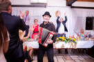DJ wodzirej z akordeonem, grający i śpiewający akordeonista - 5