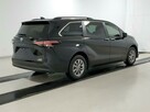 Toyota Sienna XLE 8os. - 4
