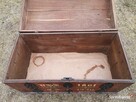 Stary kufer z okuciami - 7