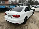 Volkswagen Jetta 1.6*105*ALU*17*Navi*PDC*Doinwestowane*Tempomat*Wielofunkcja* - 3