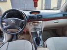 Toyota Avensis 2.0i 147KM, Salon Polska - 10