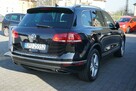 Volkswagen Touareg w wersji Exclusive, bogate wyposażenie, super stan, rok gwarancji, - 4
