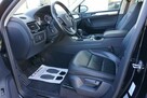 Volkswagen Touareg w wersji Exclusive, bogate wyposażenie, super stan, rok gwarancji, - 9