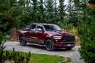 Crew Cab Laramie / 5.7 V8 HEMI / DOINWESTOWANY / Bogata wyposażenie - 1