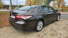 Toyota Camry 2.5 Hybrid FV 23% Salon PL Jasna Skóra Blisy Hand Free Navi Super Stan - 4
