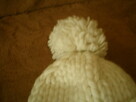 Sprzedam czapkę damską białą z akrylu, używaną, stan dobry. - 3