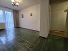 2 pokoje z balkonem w bloku w Grodźcu - 2